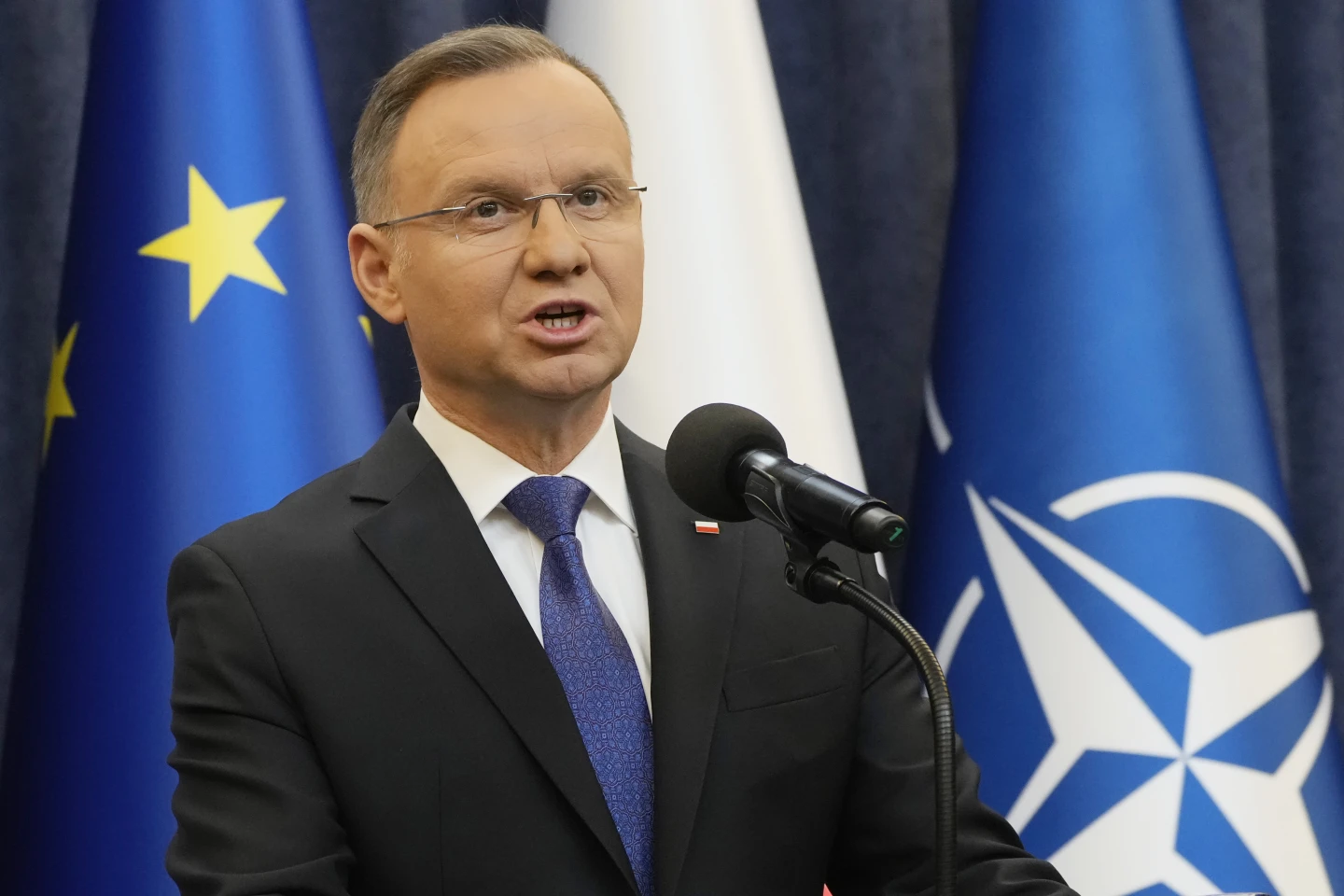 Президент Польщі Анджей Дуда робить заяву для ЗМІ у Варшаві, Польща, у середу, 10 січня 2024 року, після арешту двох політиків, засуджених за зловживання владою, які годинами ховалися в президентському палаці